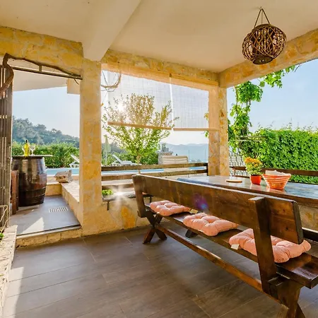 Sea Star - Three-bedroom With Pool And Sea View 公寓 特罗吉尔