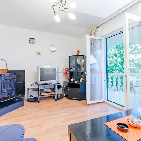 公寓 Sea Star - Three-bedroom With Pool And Sea View
