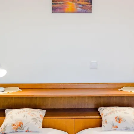 Sea Star - Three-bedroom With Pool And Sea View Apartament